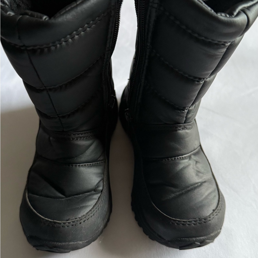 Black Quilted Winter Boots‎
